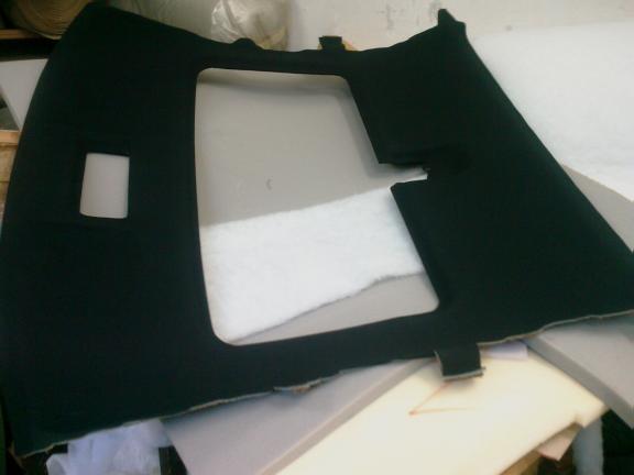 Napfénytetős autó tetőkárpitja