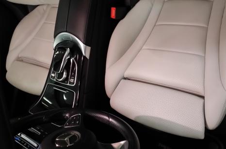 Autóülés bőrfestés