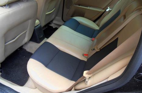 Hátsó ülések betét cseréje bőrre