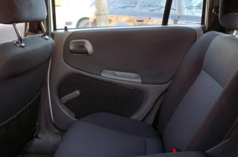 Opel Astra ajtókárpit