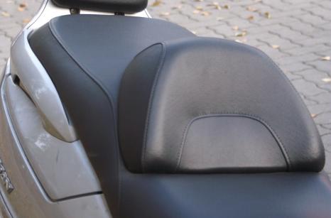 Suzuki Burgman 400-as motorülés javítása